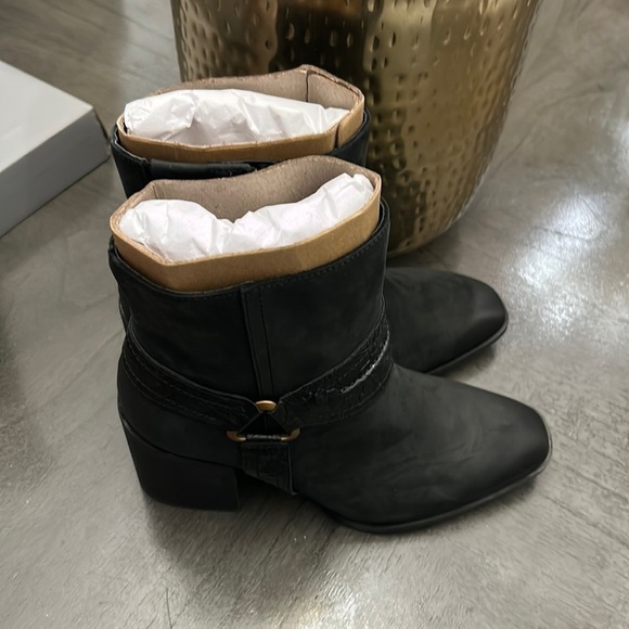 Womens Vionic Carnelia in Black Leather - Picture 3 of 13